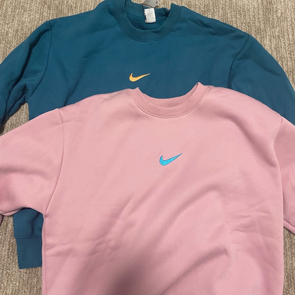 Nike Sweaters 🐣